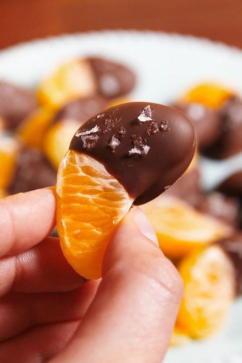 Naranjas recubiertas de chocolate negro